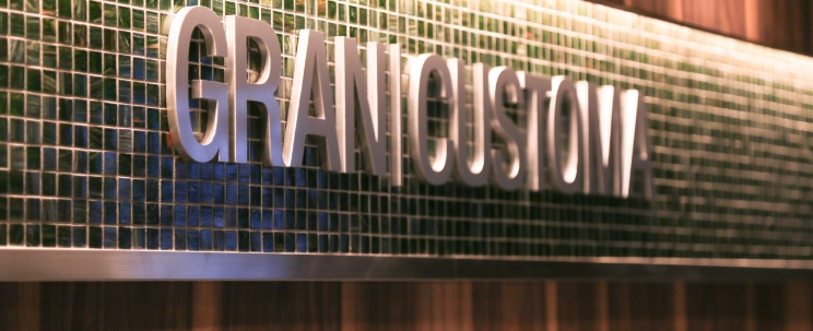 伊勢佐木町看板